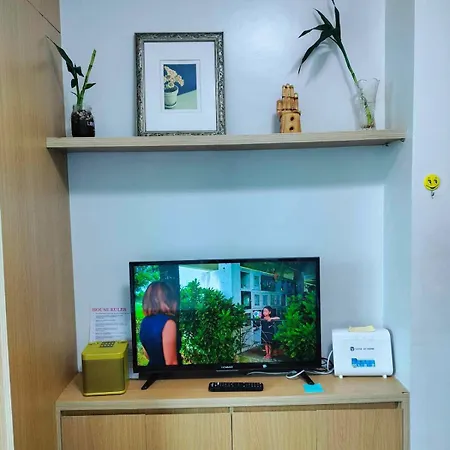 5Th Floor Studio Type Unit With Street View